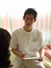 1.受付・問診～保険証の提示、予診表に症状・病歴等を記入